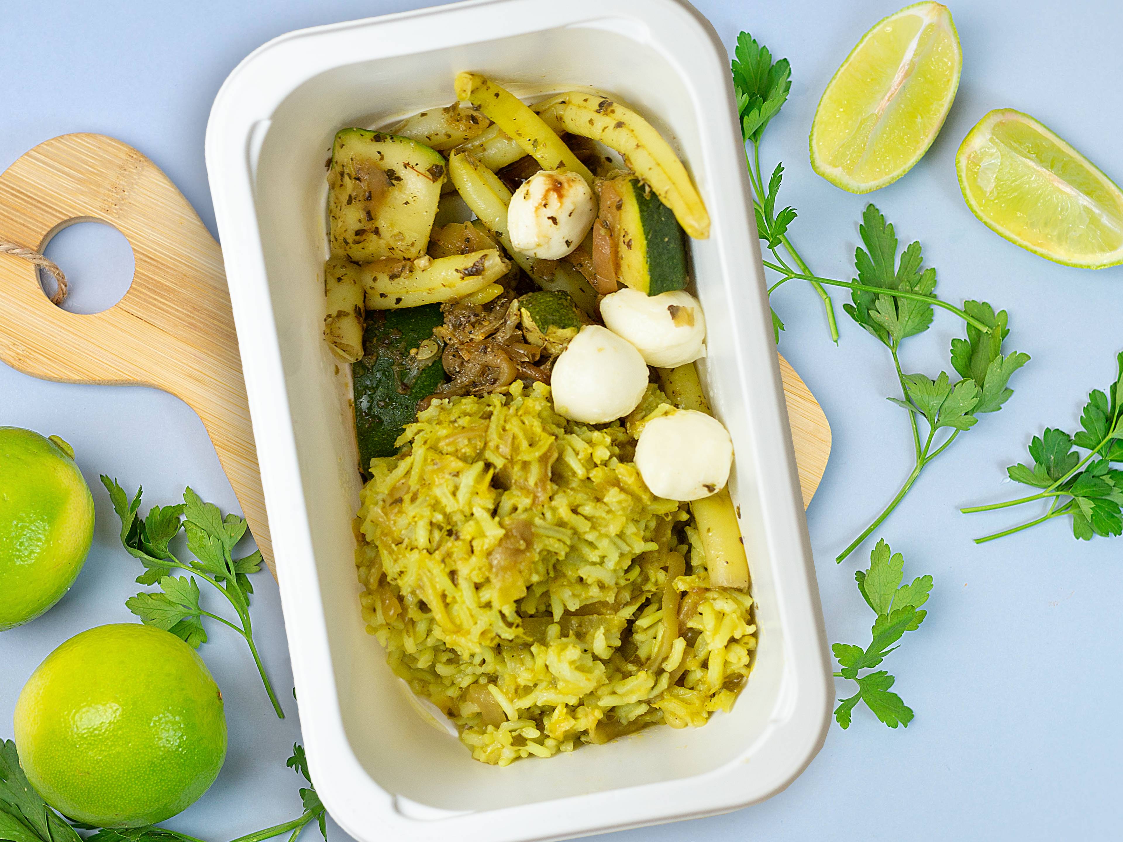 Risotto pietruszkowe z warzywami i serem mozzarella
