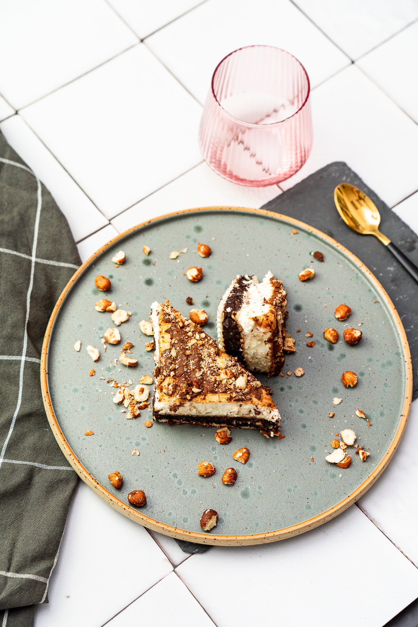 Fit knoppers z ricottą, gorzką czekoladą i orzechami laskowymi