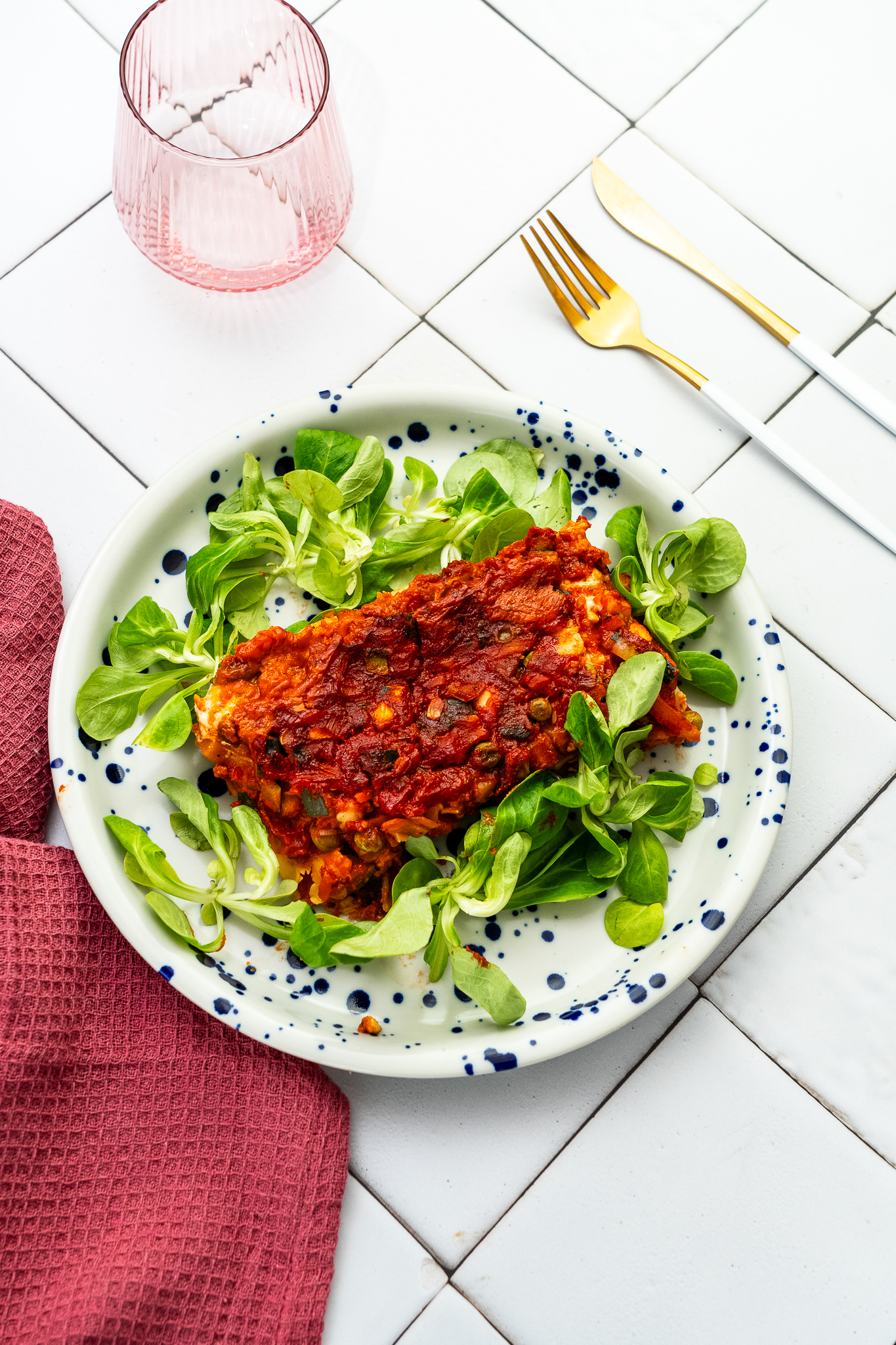 Wegetariańska lasagne z cukinią i groszkiem