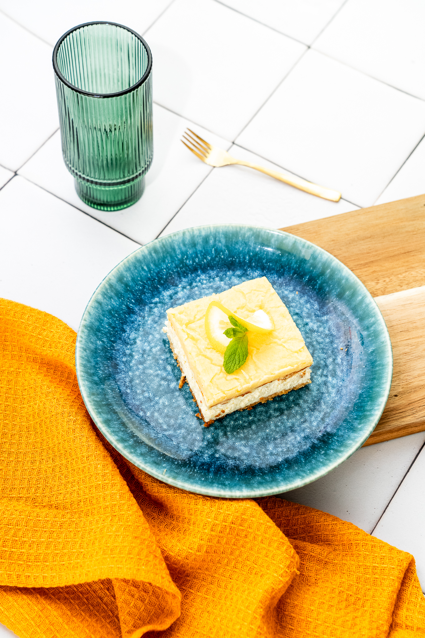 Lemon curd keto cheesecake na migdałowym spodzie