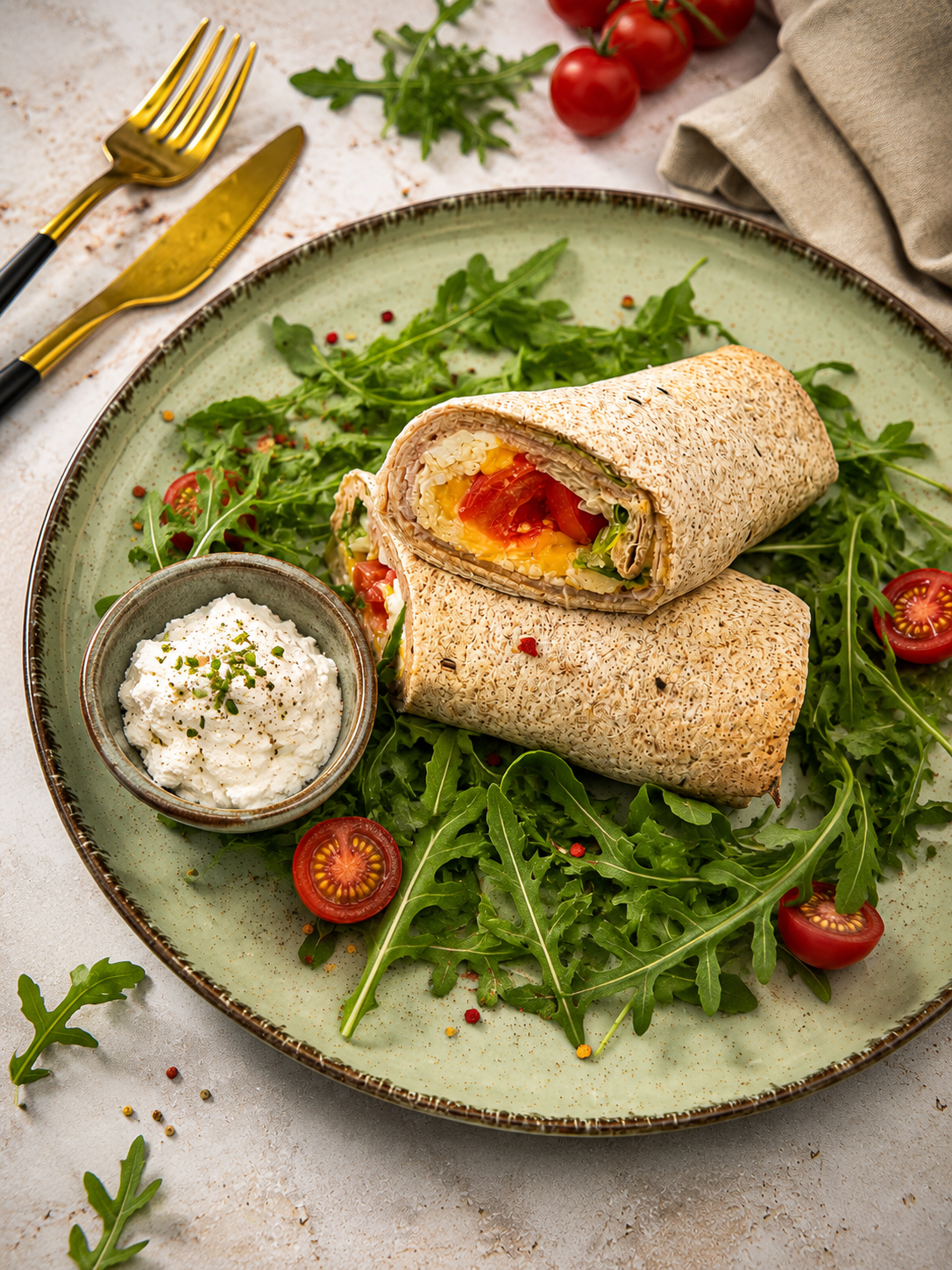 Tortilla z szynką, serem i jajkiem / almette lekki