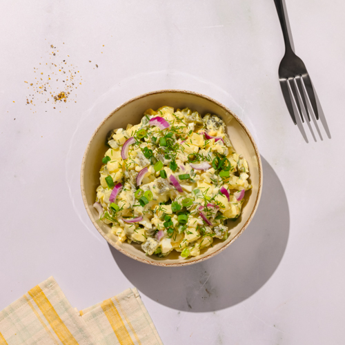 Sałatka ziemniaczana z jajkiem i ogórkiem