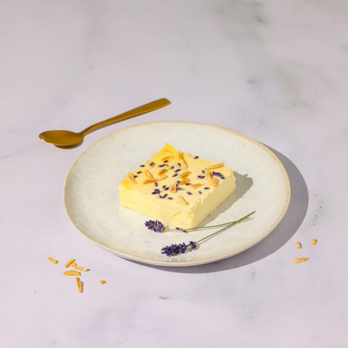 Sernik z lawendą 