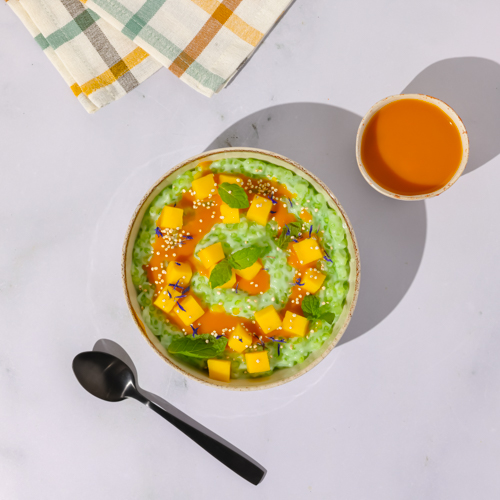 Zielona tapioka z musem mango-marakuja