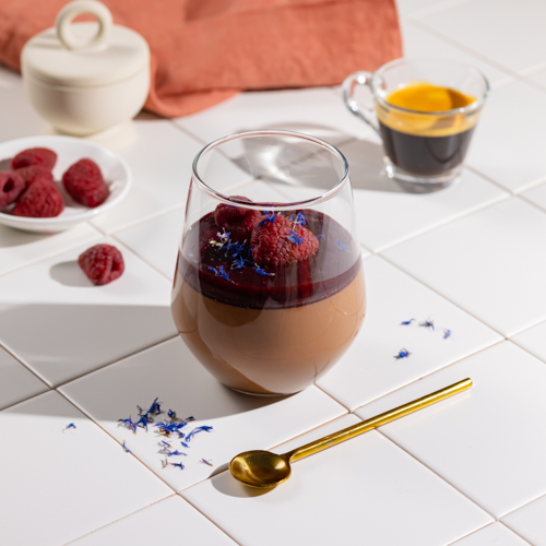 Czekoladowa pianka bez laktozy z musem jagodowo-ananasowym