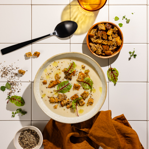 Krem z kalafiora z żytnimi grzankami