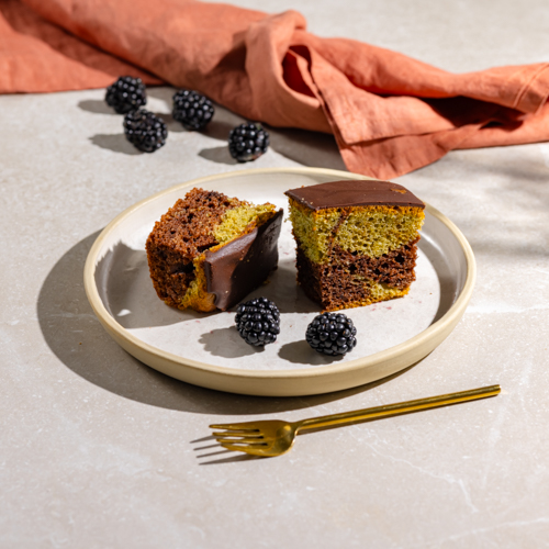 Babka dwukolorowa z suszonymi figami (może zawierać pestkę)