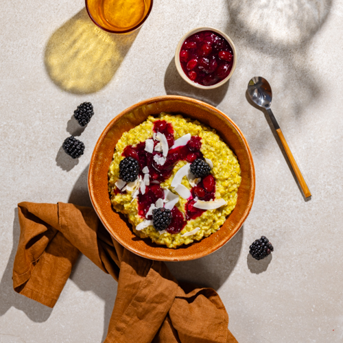 Jaglany a'la Creme Brulee z musem z owoców leśnych