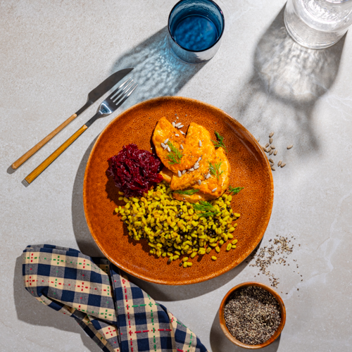 Kotlet z selera w żytniej panierce z buraczkami 