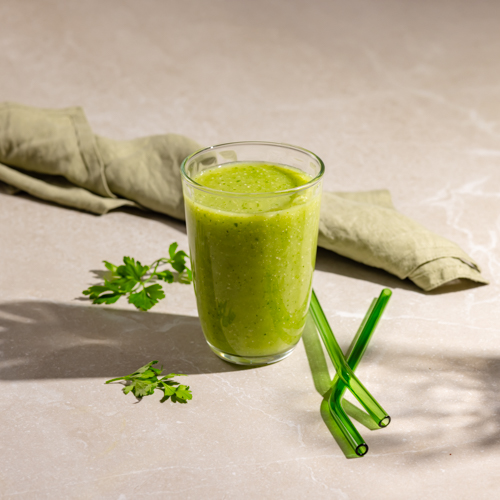 Koktajl jabłkiem, ogórkiem i natka pietruszki 