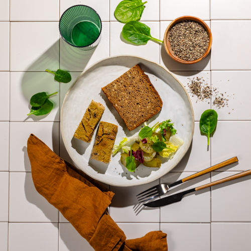 Pasztet z indyka z suszoną śliwką, chlebem bezglutenowym i ogórkiem kiszonym (może zawierać pestkę)