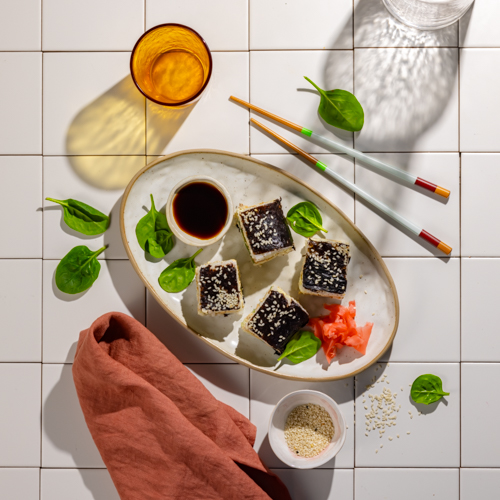 Wegetariańskie sushi z tofu i mango