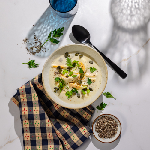 Krem kalafiorowo-serowy z jajkiem gotowanym 