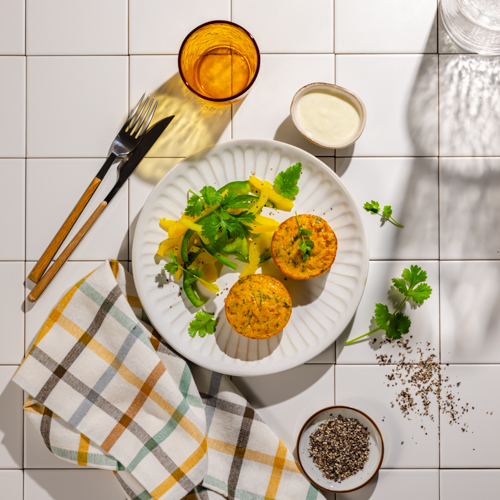 Omleciki ze szpinakiem, kurczakiem i sosem jogurtowo-musztardowym