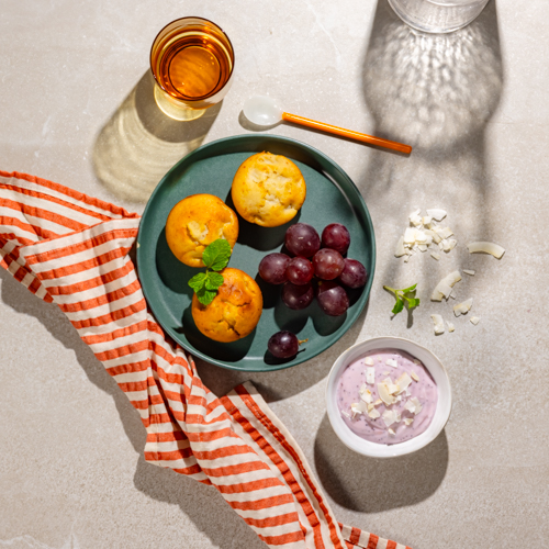 Wegańskie muffinki z wiśniowym jogurtem roślinnym (może zawierać pestkę)