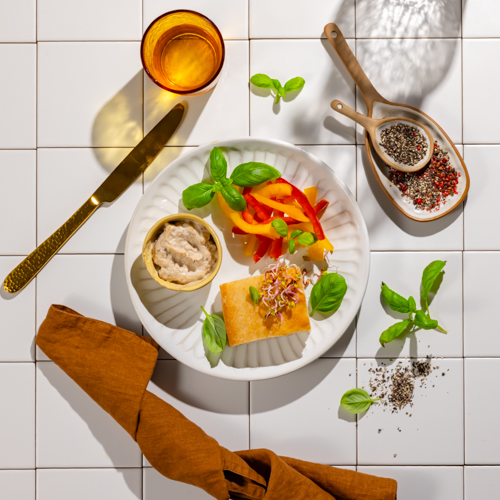 Pasta z tuńczyka i ogórka z bezglutenową foccacią 