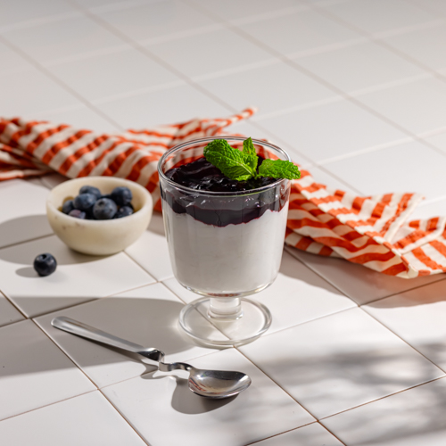 Kokosowa panna cotta z jagodami