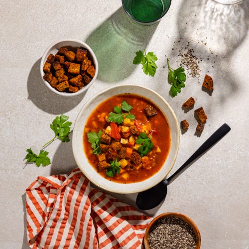 Zupa minestrone z bezglutenowymi grzankami