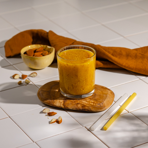 Koktajl z marakują i brzoskwinią (może zawierać pestkę)