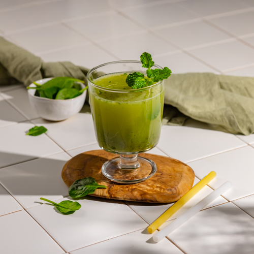 Koktajl z owocami i szpinakiem 